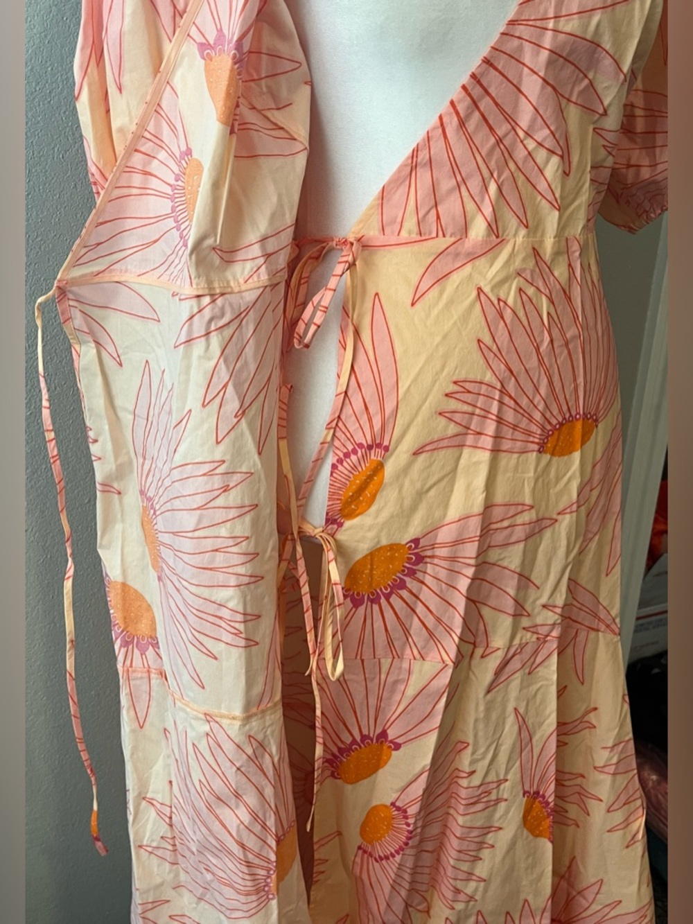 Kate Spade Pink Floral Wrap Dress size 0 NWOT - Picture 4 of 7